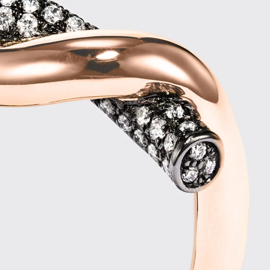 black_goldrose_gold_half__1.webp BLACK GOLD-ROSE GOLD HALF DIAMOND TIES RING>Boochier Clearance