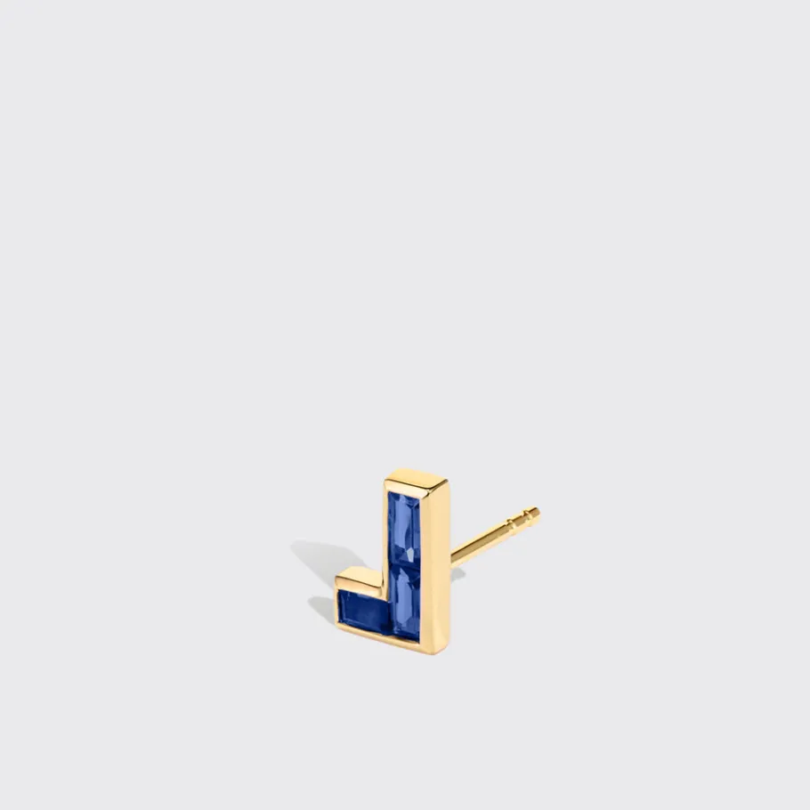 blue_sapphire_yellow_gold_1.webp BLUE SAPPHIRE YELLOW GOLD ARCADE MONO STUD (L SHAPE)>Boochier Sale