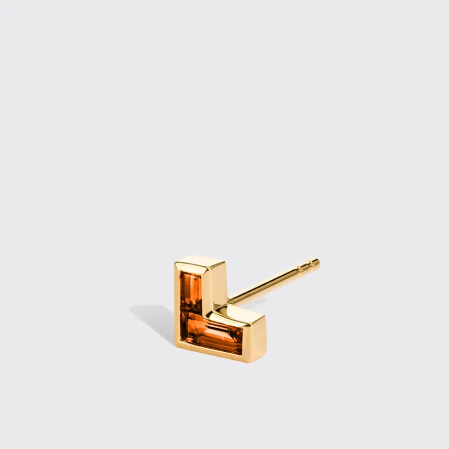 fanta_garnet_yellow_gold__1-1.webp FANTA GARNET YELLOW GOLD ARCADE MONO STUD (CORNER SHAPE)>Boochier Clearance