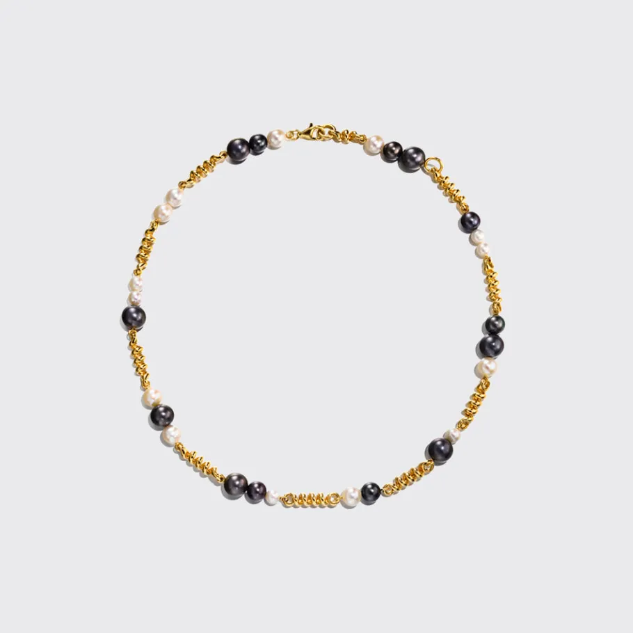 grey_and_white_pearls_yel_0.webp GREY AND WHITE PEARLS YELLOW GOLD BEACHING NECKLACE>Boochier New