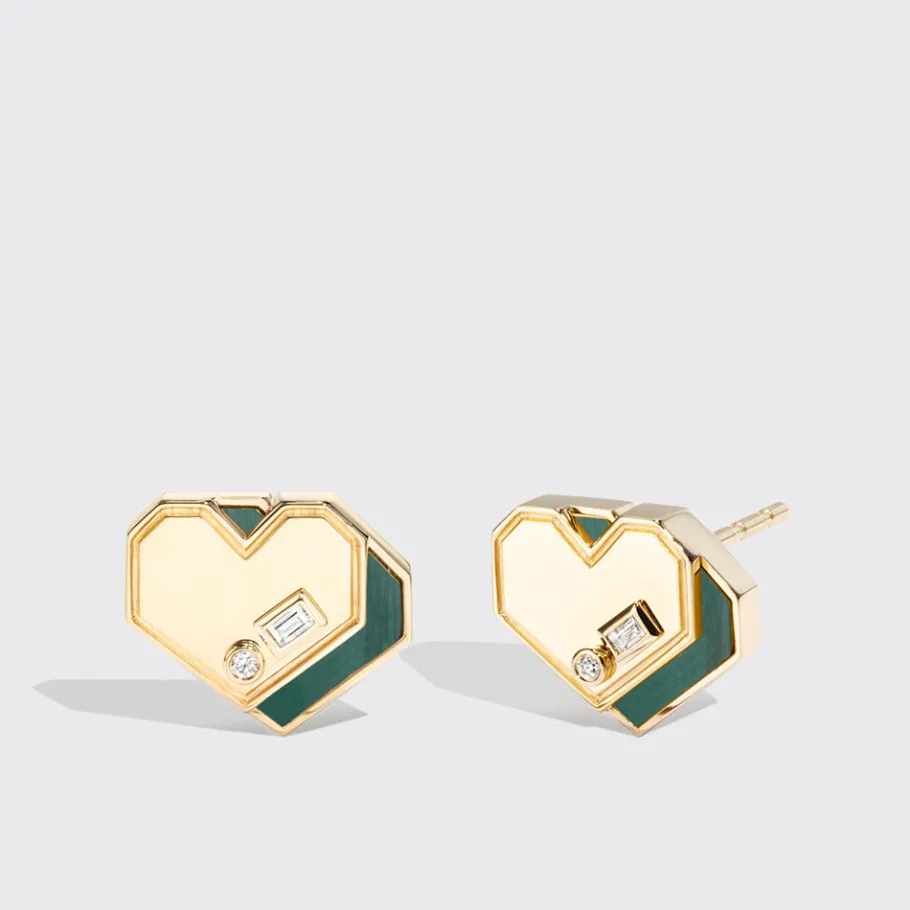 malachite_yellow_gold_min_0-2.webp MALACHITE YELLOW GOLD MINI HEART STUDS>Boochier New