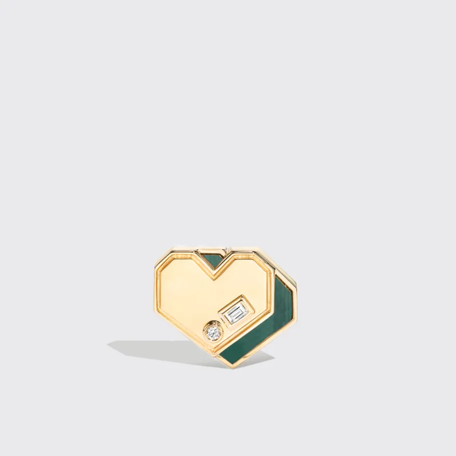 malachite_yellow_gold_min_2-2.webp MALACHITE YELLOW GOLD MINI HEART STUDS>Boochier New
