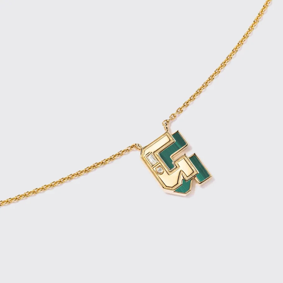 malachite_yellow_gold_min_3-1.webp MALACHITE YELLOW GOLD MINI LETTER NECKLACE>Boochier Hot