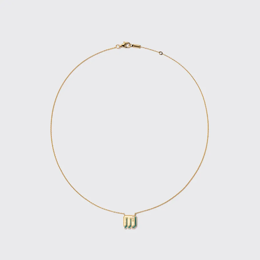 malachite_yellow_gold_min_4-1.webp MALACHITE YELLOW GOLD MINI LETTER NECKLACE>Boochier Hot