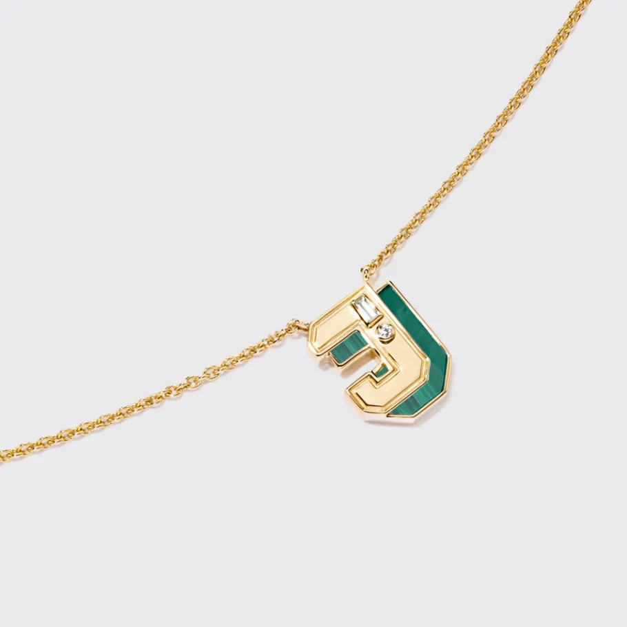 malachite_yellow_gold_min_6-1.webp MALACHITE YELLOW GOLD MINI LETTER NECKLACE>Boochier Hot