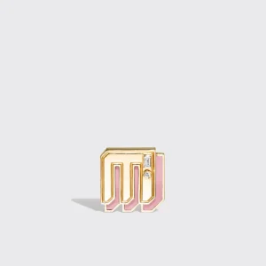 PINK OPAL YELLOW GOLD MINI LETTER MONO STUD>Boochier Fashion