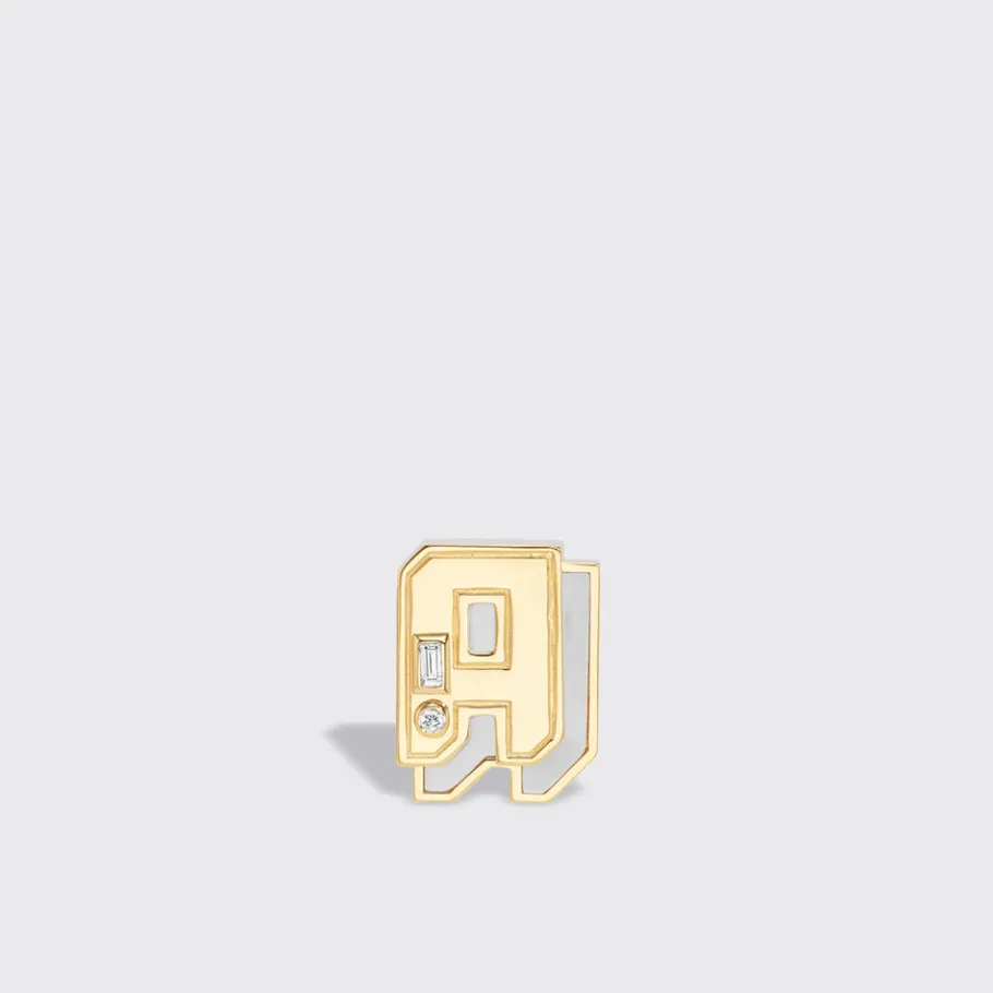 white_mother_of_pearl_yel_0.webp WHITE MOTHER OF PEARL YELLOW GOLD MINI LETTER MONO STUD>Boochier Best