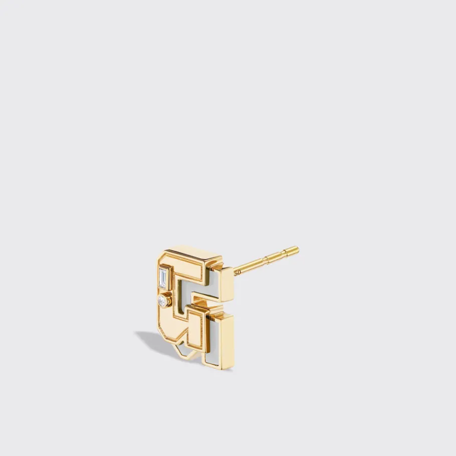 white_mother_of_pearl_yel_7.webp WHITE MOTHER OF PEARL YELLOW GOLD MINI LETTER MONO STUD>Boochier Best