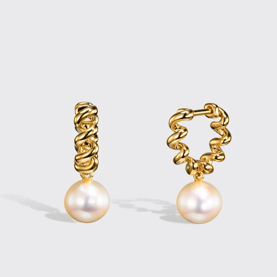 white_pearl_yellow_gold_b_0.webp WHITE PEARL YELLOW GOLD BEACHING DROP HUGGIE EARRINGS>Boochier Sale