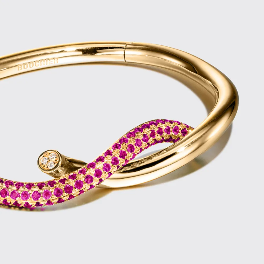 yellow_gold_half_pink_sap_1.webp YELLOW GOLD HALF PINK SAPPHIRE TIES BANGLE>Boochier Hot