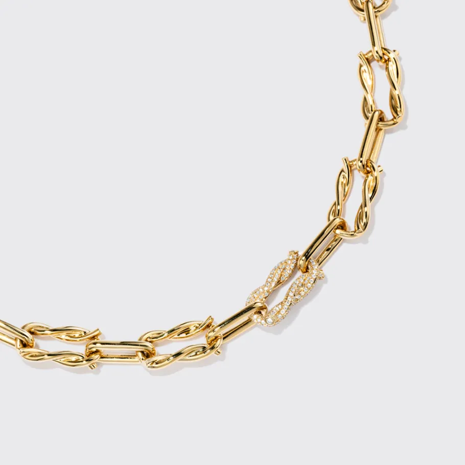 yellow_gold_single_diamon_1-2.webp YELLOW GOLD SINGLE DIAMOND LARGE TIES LINKS NECKLACE>Boochier New